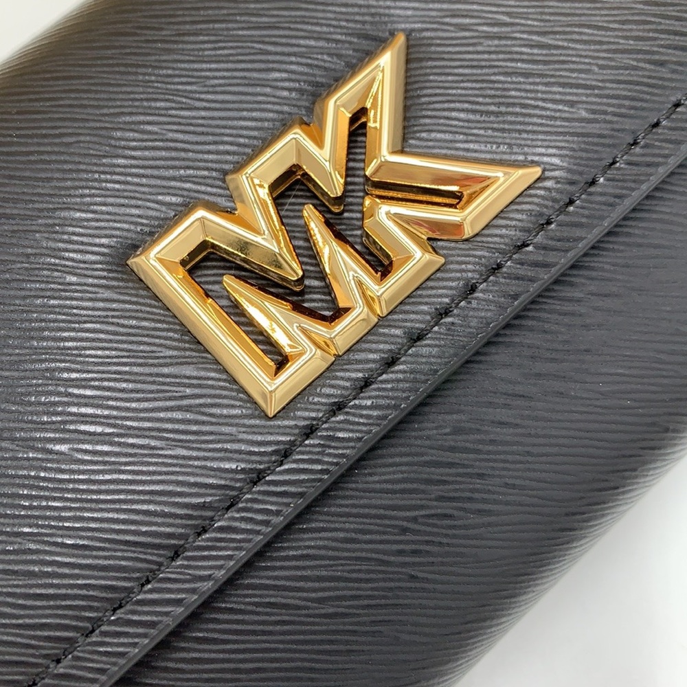 Brand New with Tag
Michael Kors Large Mimi Bifold Wallet
Color: Black - Picture 14 of 16